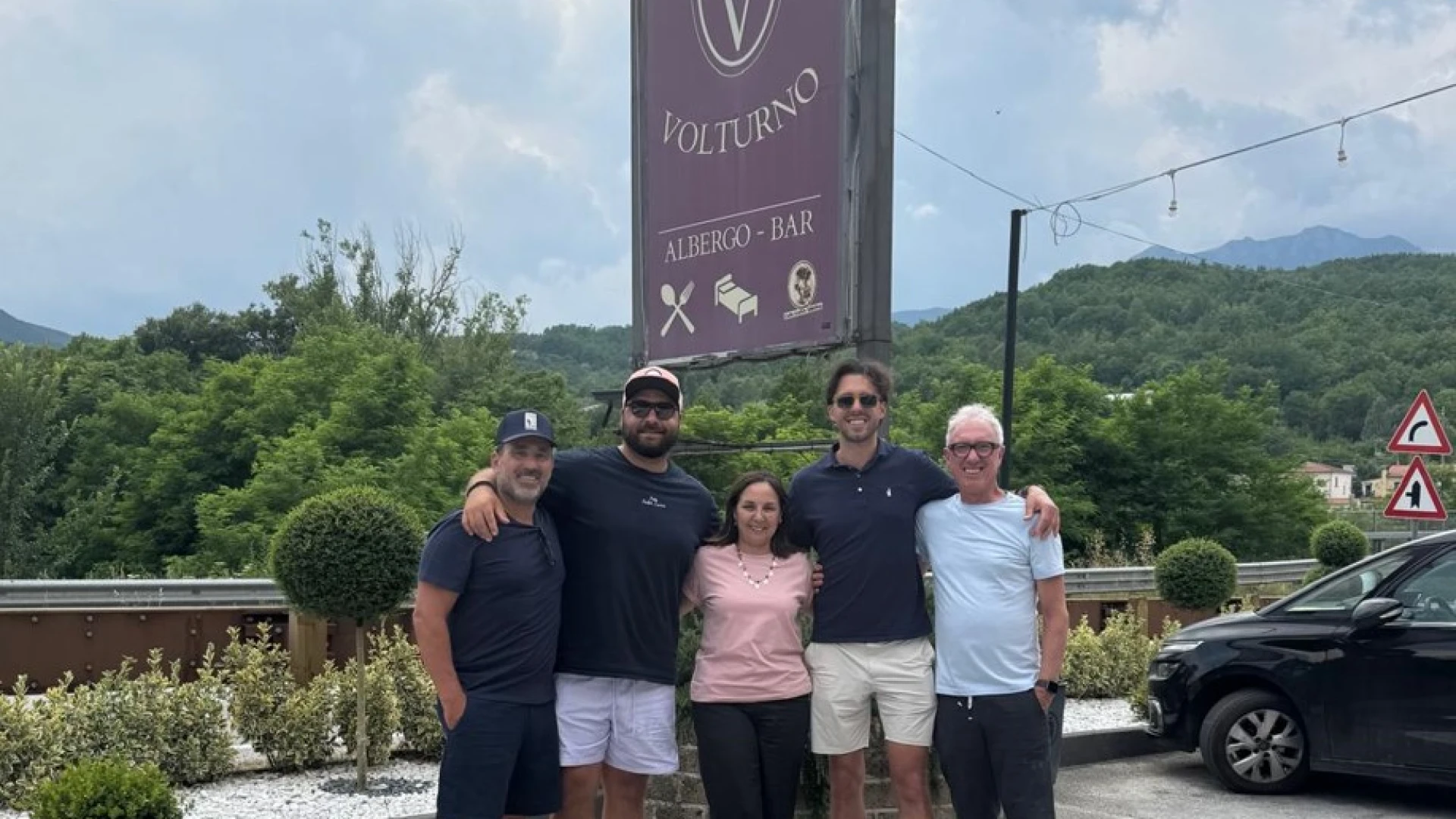 La stella dell’NBA Saša Vujačić fa tappa a Colli a Volturno. Per lui oggi pranzo dall’amico Gabriele presso il ristorante “Volturno”.